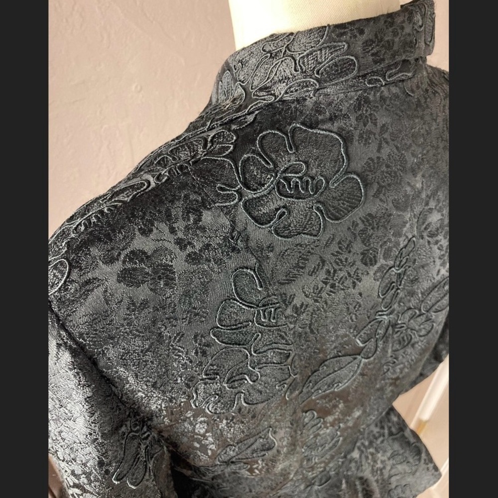 1950s Lilli Ann Tailored Silk Jacquard Blazer With Peplum and Soutache Design - Picture 8 of 10